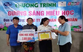 Quỹ Khuyến học Nguyễn Sinh Sắc tiếp sức cho sinh viên vượt khó tại xã Phương Thịnh (Đồng Tháp)