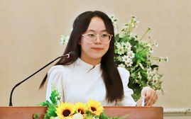 Nữ sinh nghẹn ngào 'khóc thầm nhiều đêm' ngày nhận giấy báo trúng tuyển đại học