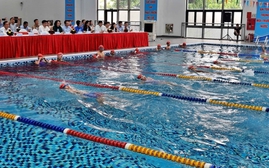 Phát động tập luyện bơi, phòng, chống đuối nước cho trẻ em Hà Nội