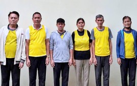 Công an Thành phố Hồ Chí Minh bắt nhóm người Philippines chuyên dàn cảnh, dụ dỗ du khách đánh bài để chiếm đoạt tiền