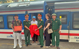 Công ty Cổ phần Vận tải đường sắt miễn phí cho thân nhân đưa hài cốt liệt sĩ trở về quê hương