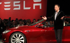 Elon Musk nhận thù lao gấp 2,5 triệu lần nhân viên Tesla: Công ty đang đặt cược AI và robot thay vì xe điện?