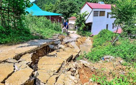Mưa lớn kéo dài, Thanh Hóa sơ tán 129 hộ dân vùng sạt lở đất đến nơi an toàn