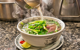 Hà Nội mùa thu và mùi vị ký ức của phở