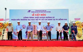 Cất nóc Khối Giảng đường 2C Phân hiệu Trường Đại học Mở Thành phố Hồ Chí Minh tại Đồng Nai
