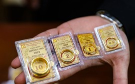 Giá vàng tăng mạnh trở lại, chuyên gia dự báo mức đỉnh mới