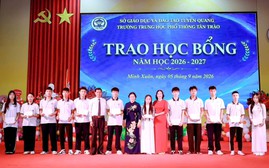 Hội Khuyến học Tuyên Quang tiếp sức học sinh khó khăn trong dịp khai giảng