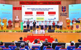 Trường Đại học Ngân hàng Thành phố Hồ Chí Minh khai giảng năm học mới với dấu ấn 50 năm phát triển