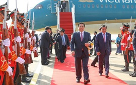 Thủ tướng Chính phủ Phạm Minh Chính tới Thủ đô Phnom Penh, bắt đầu chuyến thăm chính thức Campuchia