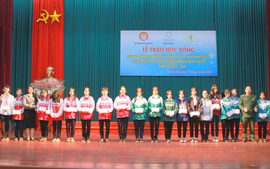 Hội Khuyến học tỉnh Quảng Trị trao hơn 750 triệu đồng học bổng đến học sinh nghèo hiếu học