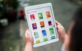 Thành phố Hồ Chí Minh sẽ trang bị sách giáo khoa điện tử miễn phí cho học sinh