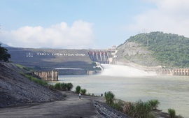 Xả đáy hồ thủy điện Sơn La và hồ thủy điện Hòa Bình