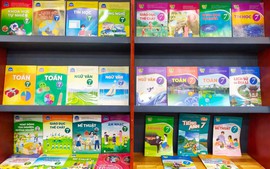 Nghiên cứu dùng ngân sách Nhà nước mua sách giáo khoa, đưa vào thư viện trường học cho học sinh mượn dùng