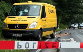 Cướp xe chở tiền ngay tại một nút giao thông ở Đức
