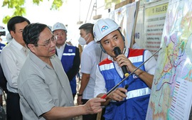 Thủ tướng Phạm Minh Chính khảo sát hai dự án giao thông trọng điểm tại Thành phố Hồ Chí Minh