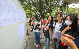 Hà Nội: Thí sinh làm thủ tục dự thi tốt nghiệp Trung học phổ thông năm 2022