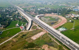 Chính phủ yêu cầu hoàn thành giải phóng mặt bằng cao tốc Bến Lức - Long Thành trước 30/8