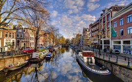 Amsterdam: Từ làng chài đến thành phố thông minh