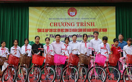 Bắc Giang: Trao tặng 69 xe đạp “Tiếp bước em đến trường”