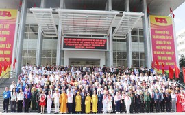 Tri ân tập thể, cá nhân tiêu biểu nhân kỷ niệm 60 năm thành lập tỉnh Quảng Ninh