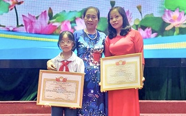 Bà Vi Thị Hoàn góp công thắp sáng vùng cao Yên Minh (Hà Giang) bằng sự học