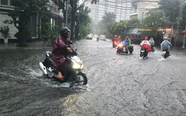 Thời tiết ngày 23/10: Trung Bộ mưa lớn, đề phòng lũ quét, sạt lở đất