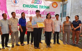 Đồng Tháp: Trao học bổng Gương sáng hiếu học tặng sinh viên Huỳnh Đa Khoa