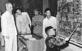 Chủ tịch Hồ Chí Minh – Thầy giáo vĩ đại của dân tộc Việt Nam