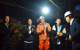 Lào Cai: Thêm 54 hộ người Mông ở nơi khó khăn nhất vùng cao Bát Xát có điện lưới quốc gia