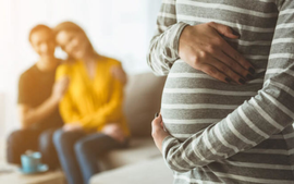 Vô sinh thì có được nhờ người khác mang thai hộ?