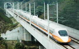 Tuyến đường sắt tốc độ cao Bắc - Nam: Nghiên cứu đầu tư tốc độ 350km/h, gắn kết với giao thông công cộng