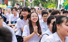 Thành phố Hồ Chí Minh miễn học phí cho học sinh trung học cơ sở