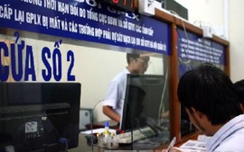 Cục Đường bộ Việt Nam hướng dẫn đổi giấy phép lái xe qua mạng để giảm tải việc chờ đợi