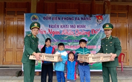 Tặng 3.000 con giống gia cầm cho gia đình học sinh vùng biên giới tỉnh Quảng Trị và Thừa Thiên Huế