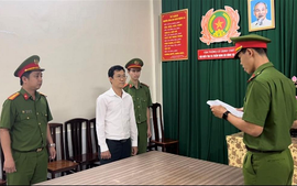 Trường Đại học Luật Thành phố Hồ Chí Minh tạm hoãn hợp đồng làm việc đối với ông Đặng Anh Quân