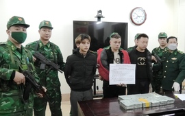 Lào Cai: Bộ đội Biên phòng bắt 3 đối tượng vận chuyển 22 bánh heroin