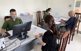 Hà Nội: Dừng yêu cầu phụ huynh xác nhận cư trú cho học sinh chuyển cấp