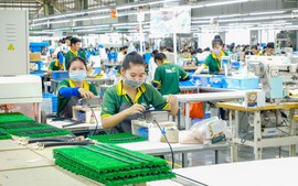 Ngành sản xuất Việt Nam lấy lại đà tăng trưởng