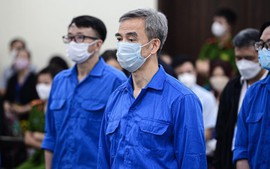 Xét xử sơ thẩm cựu Giám đốc Bệnh viện Tim Hà Nội và đồng phạm trong vụ án thông thầu vật tư y tế