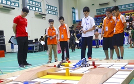 Học sinh 40 trường phổ thông tranh tài tại cuộc thi HNUE - Sáng tạo Robot năm 2023