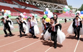 Học viện ở Trung Quốc tạo điều kiện để sinh viên kết hôn