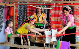 “Sắc màu thổ cẩm” tại Làng Văn hóa - Du lịch các dân tộc Việt Nam diễn ra vào tháng 7/2023