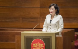 Thống đốc Nguyễn Thị Hồng trình bày dự án Luật Các tổ chức tín dụng (sửa đổi)