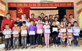 Lào Cai: Trao 18 suất học bổng của Mitsubishi Việt Nam tặng học sinh vượt khó, hiếu học