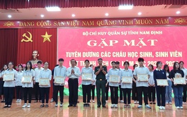 Nam Định: Tuyên dương 138 học sinh, sinh viên giỏi là con cán bộ, sĩ quan, công nhân viên quốc phòng