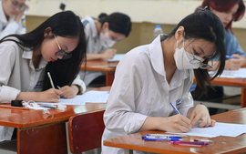 Thành phố Hồ Chí Minh: Không hạ điểm chuẩn lớp 10 do không tuyển sinh bổ sung