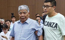 Ông Lê Thanh Thản bị cáo buộc lừa dối gần 500 khách hàng, Tòa trả hồ sơ điều tra bổ sung