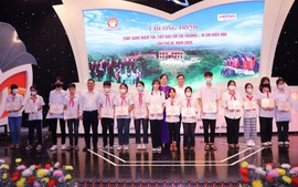 Thái Nguyên: Trao 810 triệu đồng học bổng tặng học sinh có hoàn cảnh khó khăn nhân dịp năm học mới