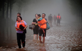 Mưa lớn chưa từng thấy trong 140 năm ở Bắc Kinh, Trung Quốc tăng cường nỗ lực ứng phó với mưa lũ lịch sử