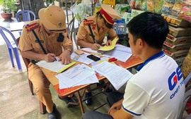 Lào Cai: Xử phạt tài xế và doanh nghiệp "đội lốt" xe khách tuyến cố định